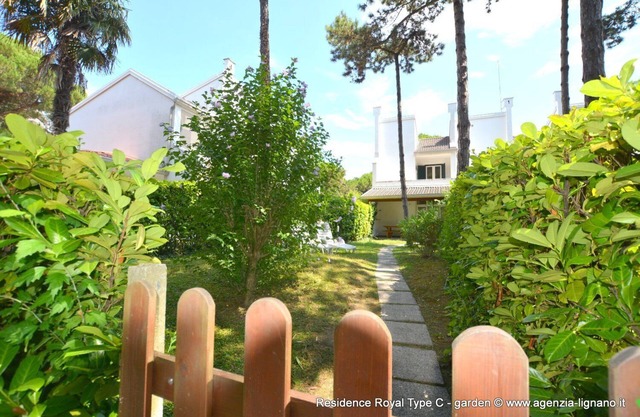 Villa in Lignano Pineta with 2 bedrooms and 2 bathrooms