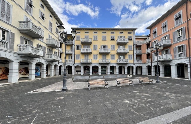 Villa in Lucca with Pool & Vineyards
