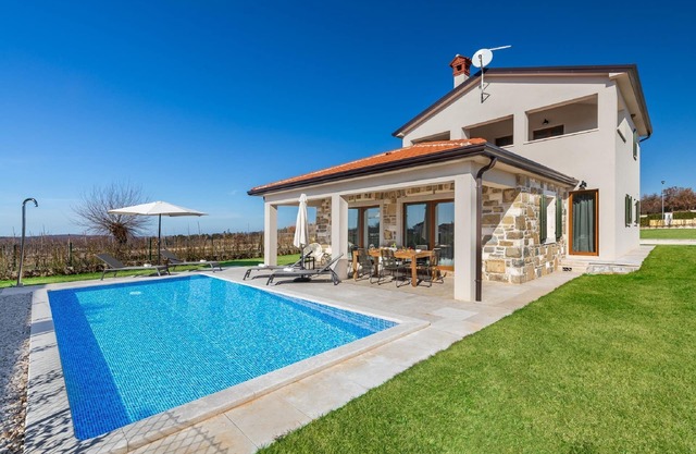 Villa in Motovun with Private Pool and Views
