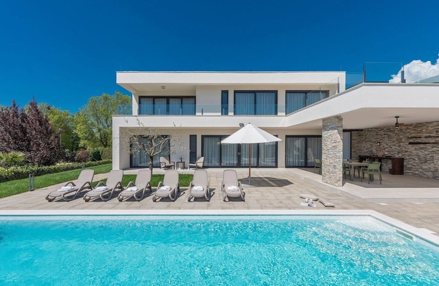 Villa in Novigrad with Pool and Sea Views