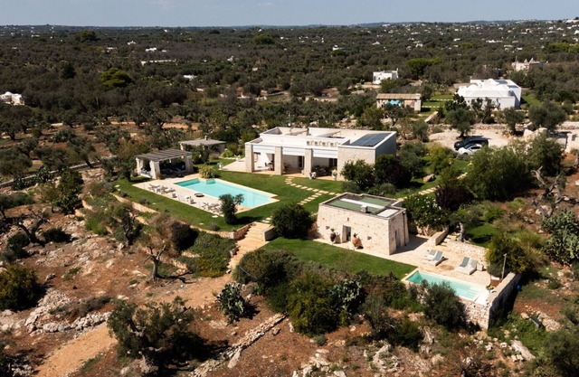 Villa in Ostuni with 5 bedrooms sleeps 14