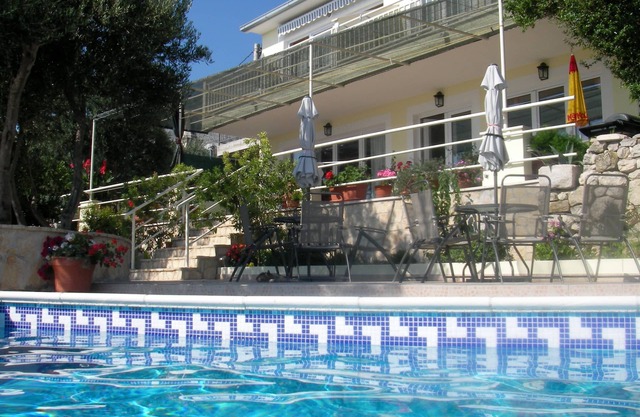 Villa in Podgora with pool, sea view, quiet location, for 2-6 people, free WiFiI