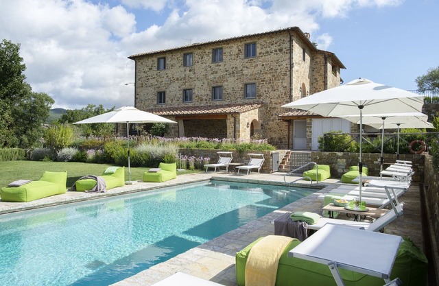 Villa in Radda In Chianti with 6 bedrooms sleeps 12