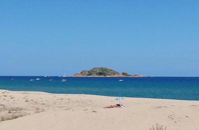 Villa in the country, only 800 meters from the beach roses