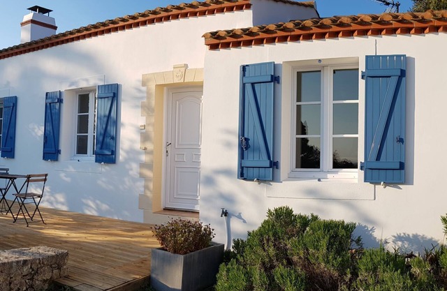 Villa in the dune between the beach and mills