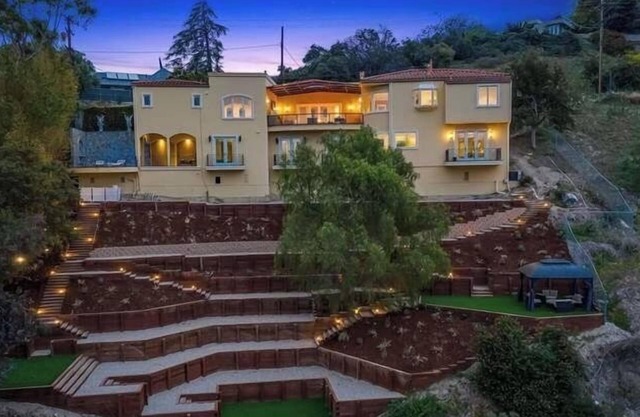 Villa in the hills near Universal Studios