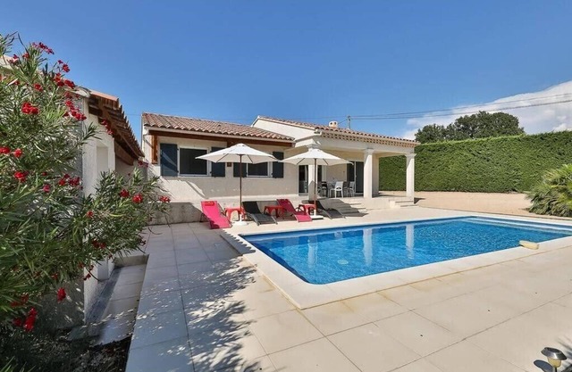 Villa in the Provencal sun among vineyards and olive groves