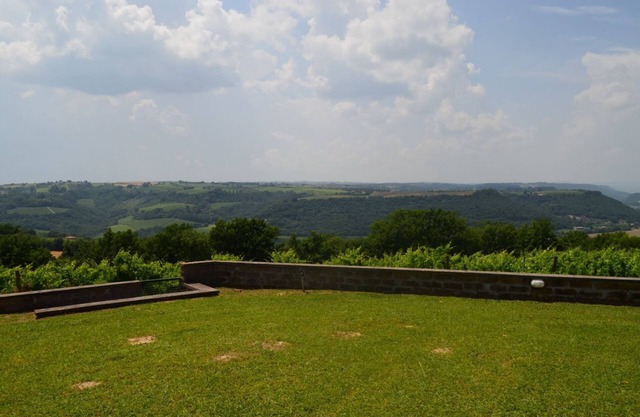 Villa in Umbria with private pool in beautiful position, perfect position to explore Tuscany and Umb