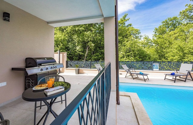 Villa IN with Private Swimming Pool