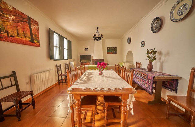 Villa Irene: large rural house for large groups (16 people)