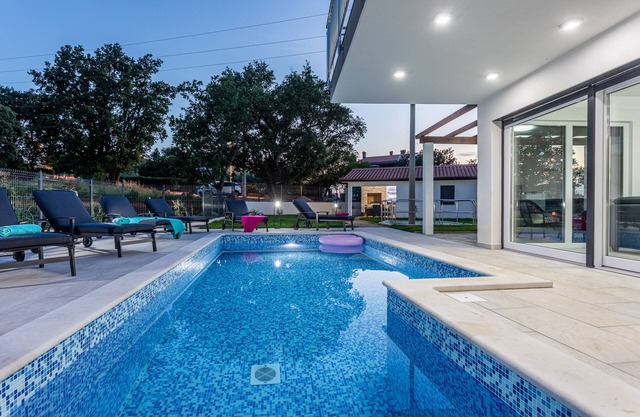 Villa Jelena 4 stars families couples barrier-free pool grill