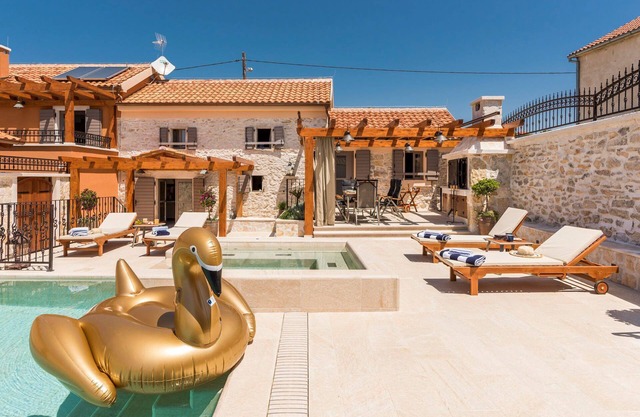 Villa Josephine - Two Bedroom Villa, Sleeps 4