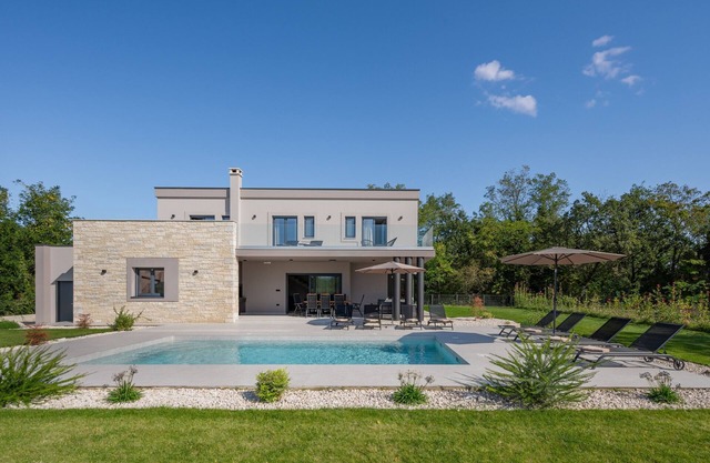 Villa Kalea with pool