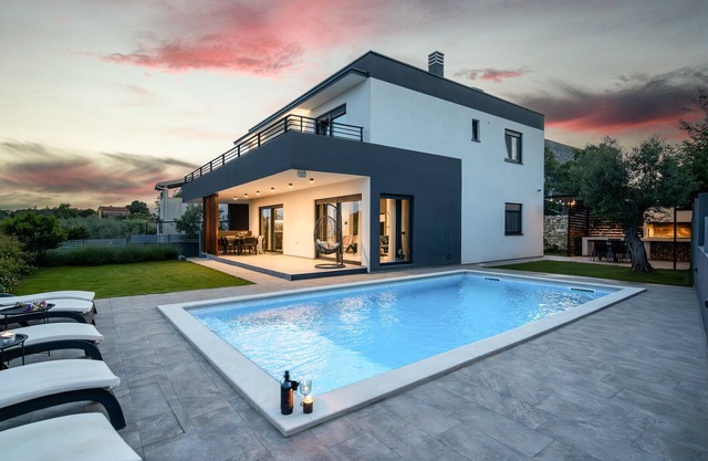 Villa Kali near Pula for 8 people with fitness & sea view - pet friendly