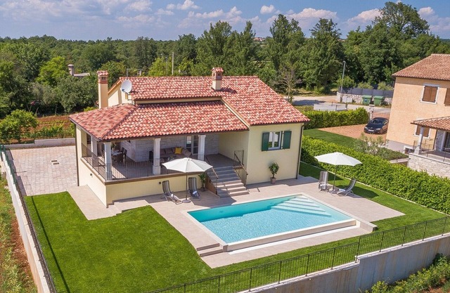 Villa Kiara with private pool