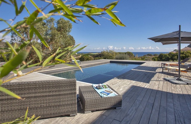 Villa Kim with swimming pool, fully air-conditioned, close to the beach of Sisco.