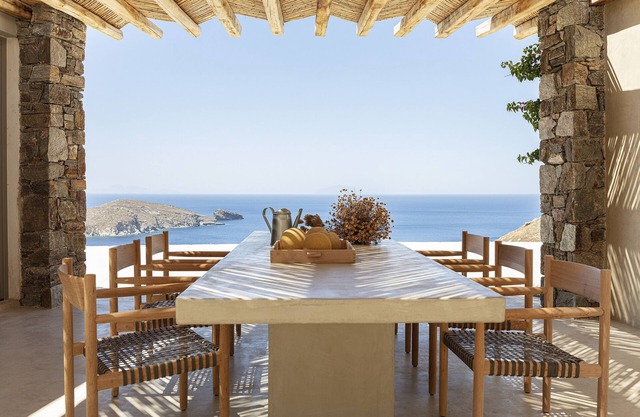Villa 'Kir Mimis Awarded Cycladic Villa ' with Sea View, Wi-Fi and Air Conditioning
