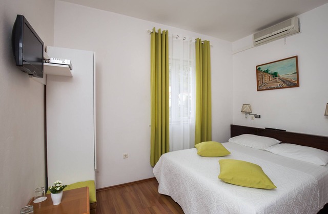 Villa Konalić - Economy Double Room with Garden View