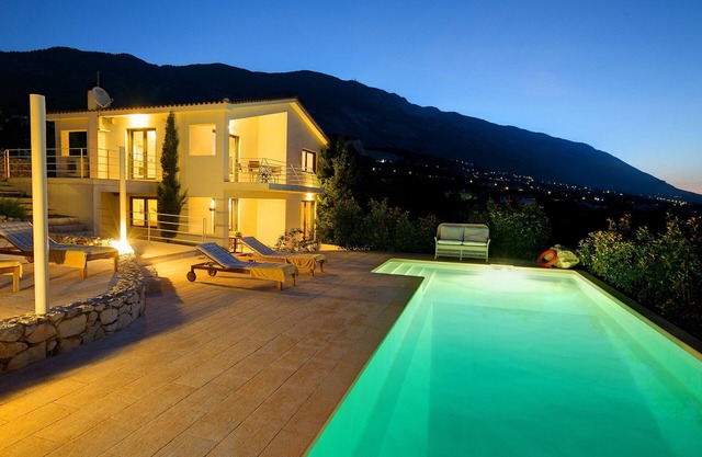 Villa 'Kteni Ideales Resort' with Sea View, Wi-Fi and Air Conditioning