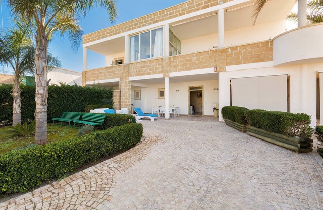 Villa La Strea by Barbarhouse