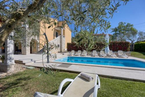 Villa Ladonja with Private Pool and Sauna