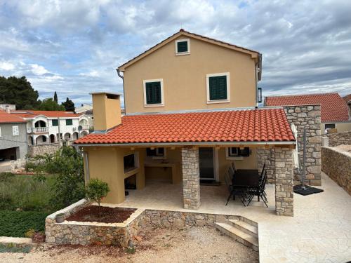 Villa Lali - Modern Villa near the sea in Lukoran