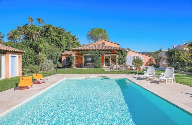 Villa Le Jardin welcomes you to its verdant setting