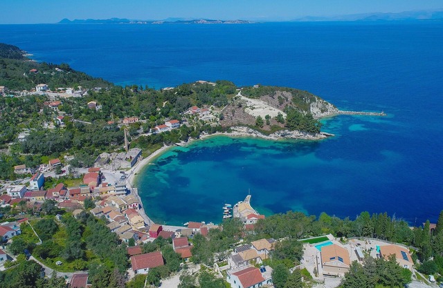 Villa Lemonita: Brand new, sea views, WiFi, near Loggos