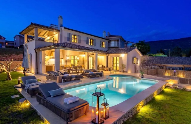 Villa Leucolea with pool