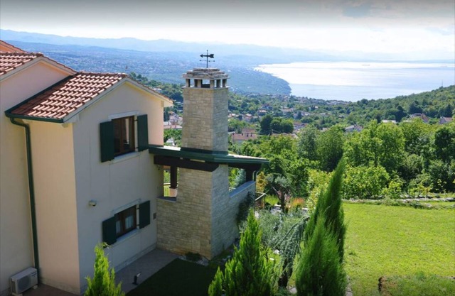 Villa Lunin 5*, Holiday Home Rental