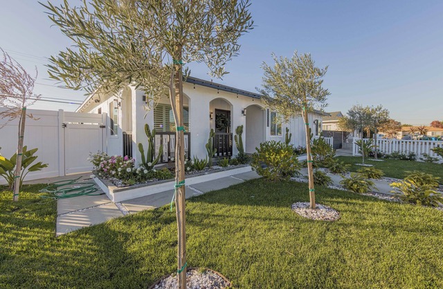 Villa Lux near Disneyland and Socal Gems