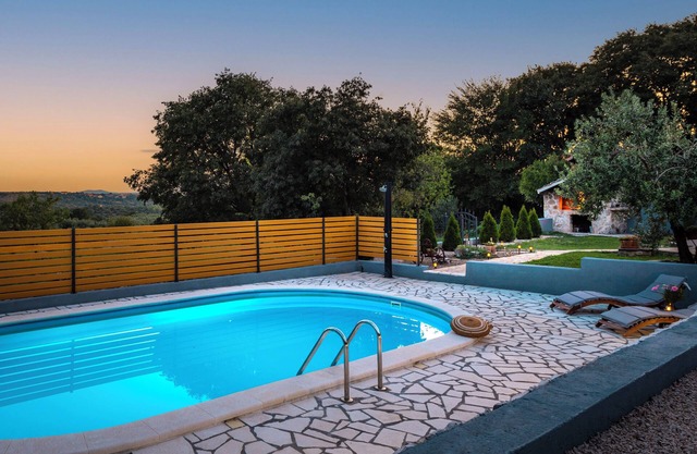 Villa Manda Adriatic (V8481-K1) - Piramatovci