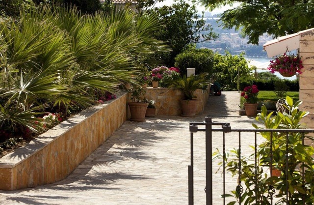 Villa Maria:Luxury villa with pool, sauna and adorable view in Split