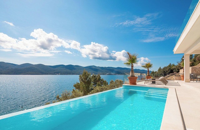 Villa Marra Exclusive Luxury Excellent Location State of the Art Villa