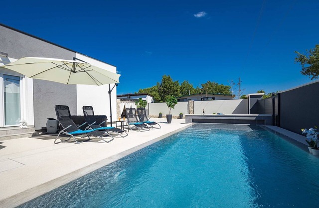 Villa Marsel (4+2) - Private Pool and Jacuzzi