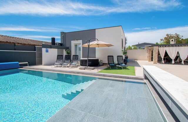 Villa Marsel by Istrabook