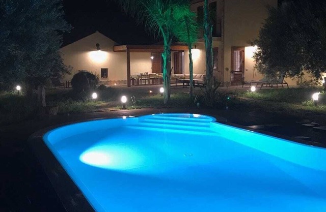Villa Martina with pool for exclusive use, a few steps from the sea for families