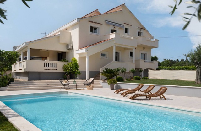 Villa Matea Luxury apartment in Nin 6+1
