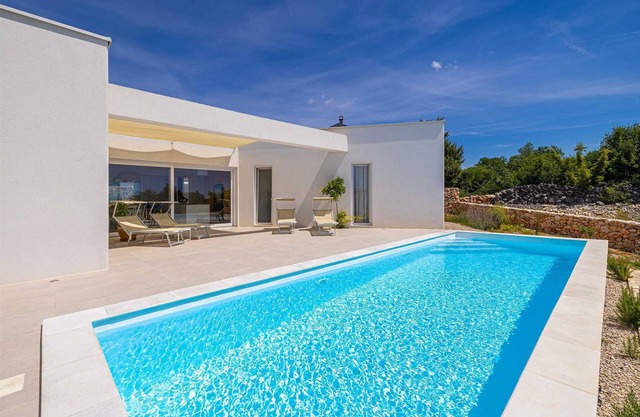 Villa MENTA IV with pool