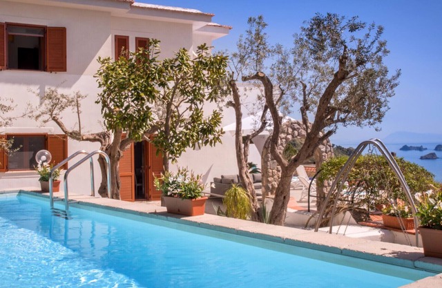 Villa Mistica, few steps away from sea