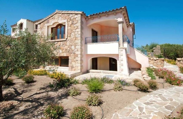 Villa N°4 250 meters from 2 beautiful white beaches and crystalline sea