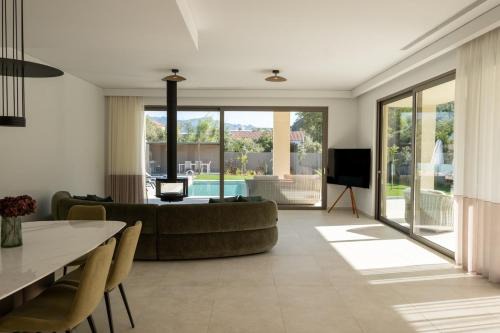 Villa Neratzia-Luxury Escape