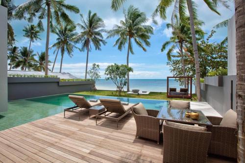 Villa Neung - Modern Beachfront Villa near Bang Por