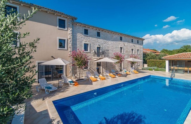 Villa Neza - Nine Bedroom Villa, Sleeps 20