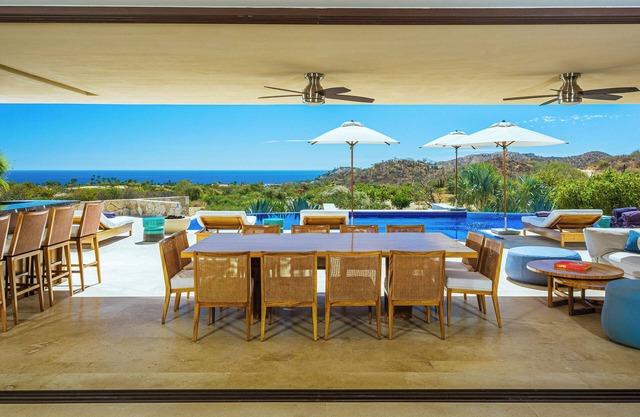 Villa Oasis, a Luxury 6 BDR