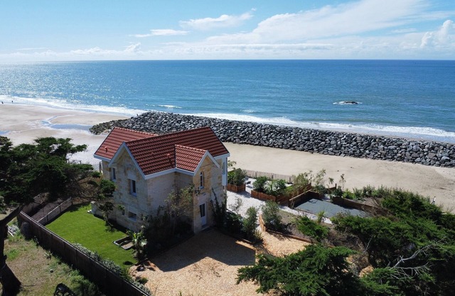 Villa Ocean View with Direct Access to the Beach from the Garden