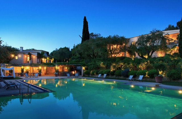 Villa Odyssea - Luxury beachfront Villa with pool in Corfu