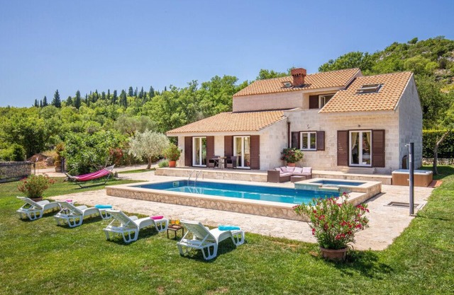 Villa Olive by Villas Guide
