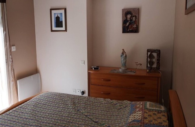 Villa on a wooded plot opposite with jacuzzi in a veranda facing the forest
