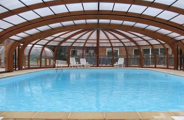 Villa, panoramic view, fully equipped, private terrace, covered swimming pool.